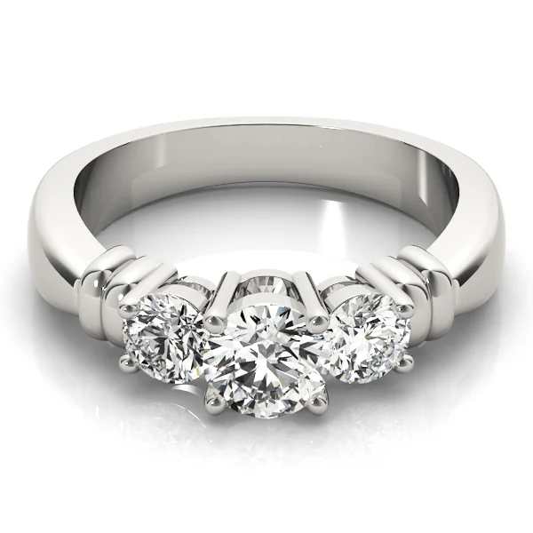 ENGAGEMENT RINGS 3 STONE ROUND - Image 3