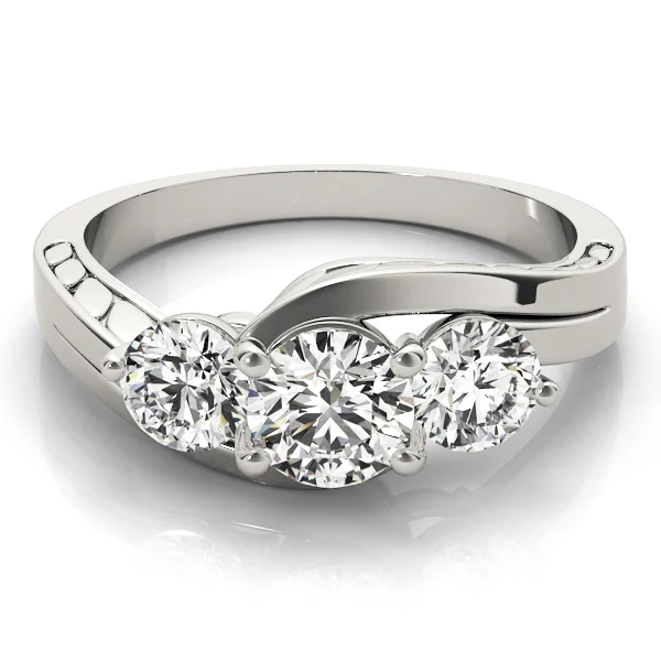 ENGAGEMENT RINGS 3 STONE ROUND - Image 3