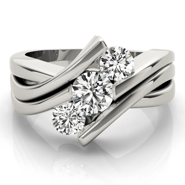 ENGAGEMENT RINGS 3 STONE ROUND - Image 3