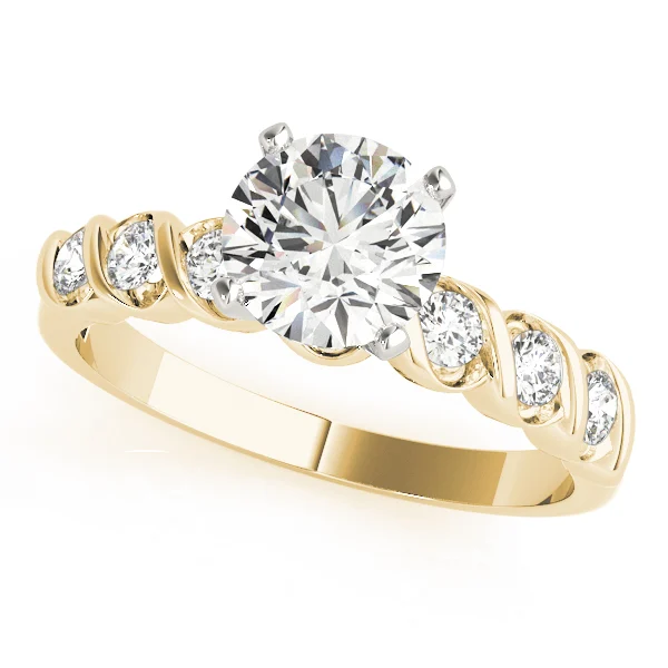 Single Row Peg Head Engagement Ring - Image 4