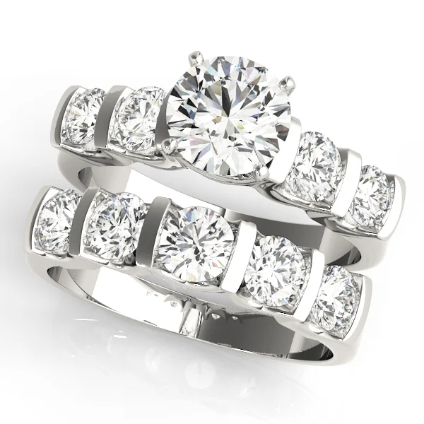 Single Row Bar Set Peg Head Engagement Ring - Image 3
