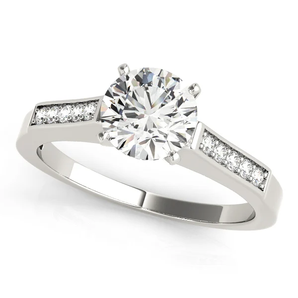 Single Row Peg Head Engagement Ring