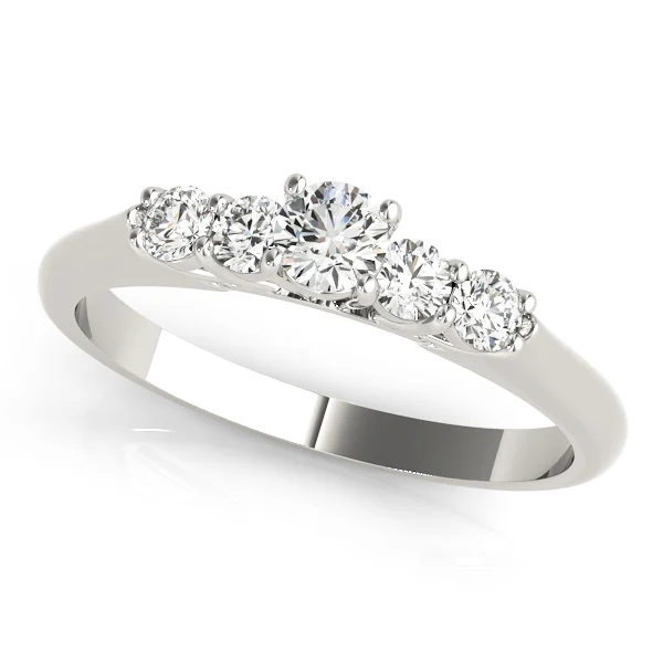 ENGAGEMENT RINGS SINGLE ROW PRONG