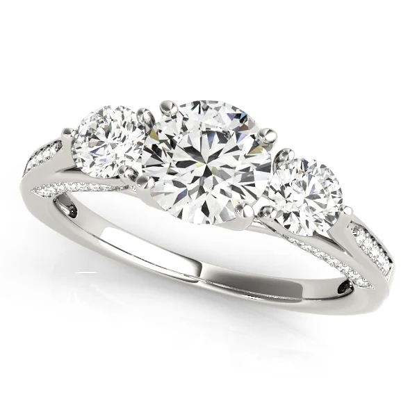 ENGAGEMENT RINGS 3 STONE ROUND