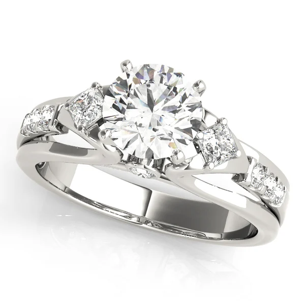 ENGAGEMENT RINGS 3 STONE ROUND