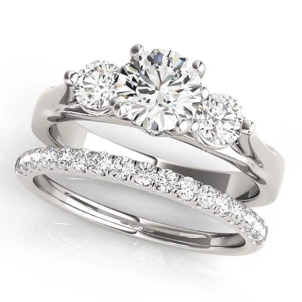3-Stone Round Engagement Ring - Image 3