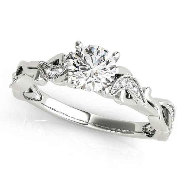 ENGAGEMENT RING WITH TWISTED SHANK