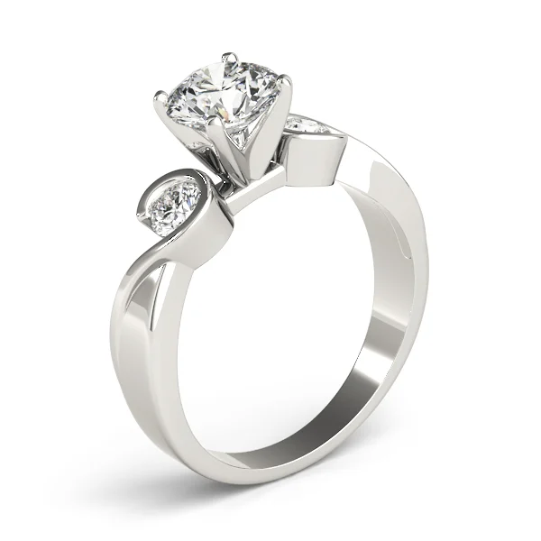ENGAGEMENT RINGS 3 STONE ROUND - Image 4