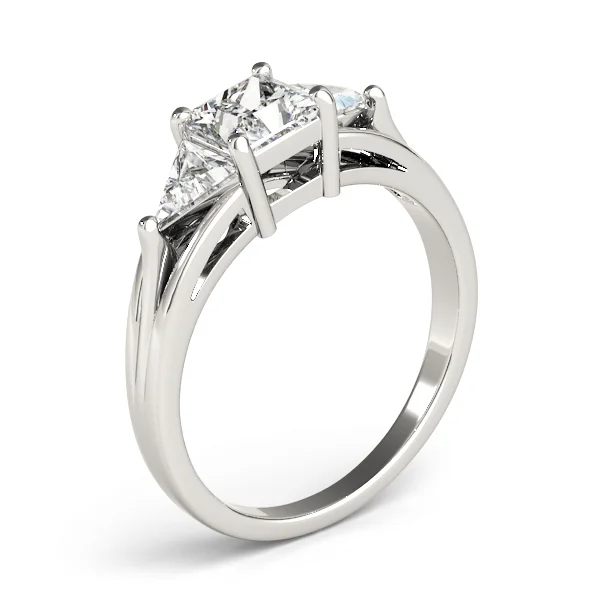 ENGAGEMENT RINGS 3 STONE PRINCESS - Image 4