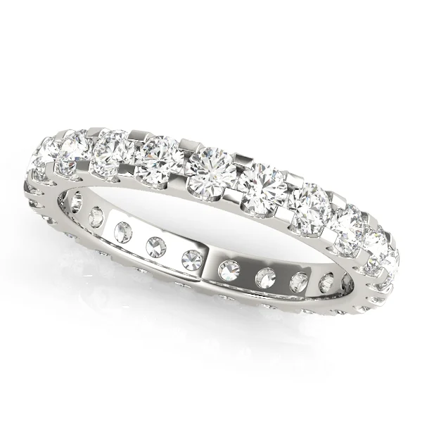 Shared-Prong Eternity Band