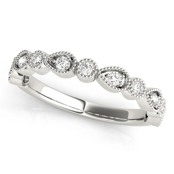 Alternating Pear & Round Diamond Band
