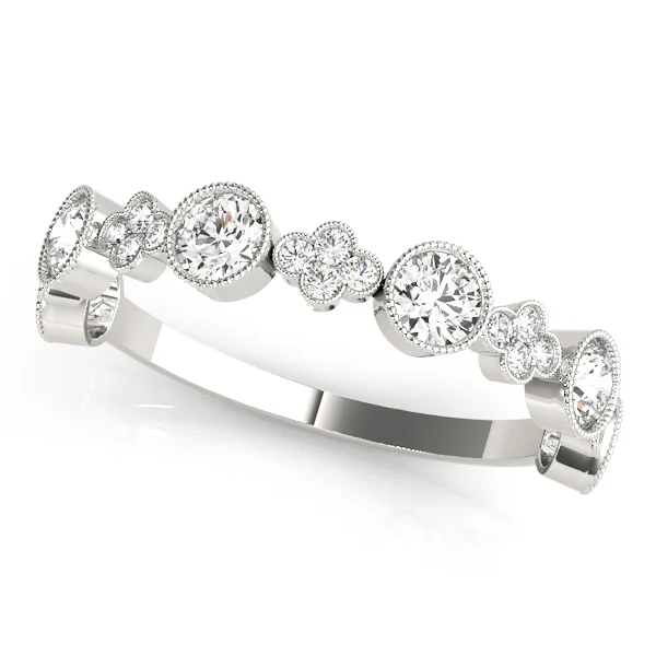 Round & Clover Milgrain Band