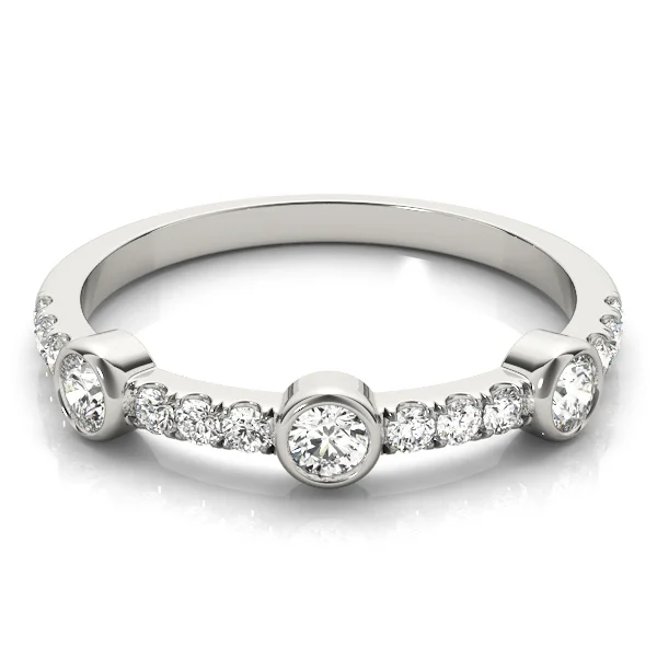 Bezel Set Split Prong Fashion Ring - Image 3